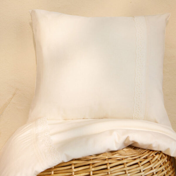 Nobodinoz-Vera-Eyelet-Lace-crib-duvet-cover-and-pillowcase—natural-3